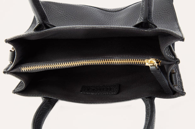 Simplistic Crossbody - ZOQ Leather