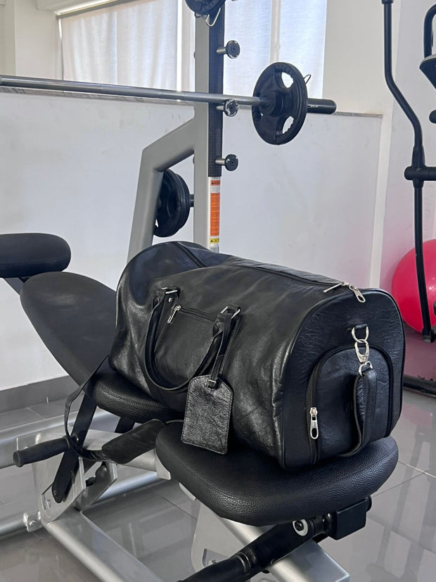 Black Leather Gym Duffle Bag – Luxury Travel & Weekender Bag for Men & Women" - ZOQ Leather